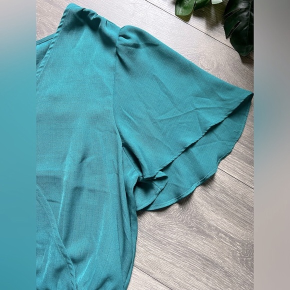 OLM flutter sleeve faux wrap blouse in teal. Size L - Picture 2 of 8
